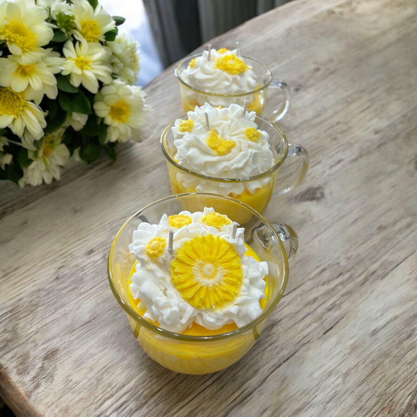 Honeysuckle Jasmine Dessert candle