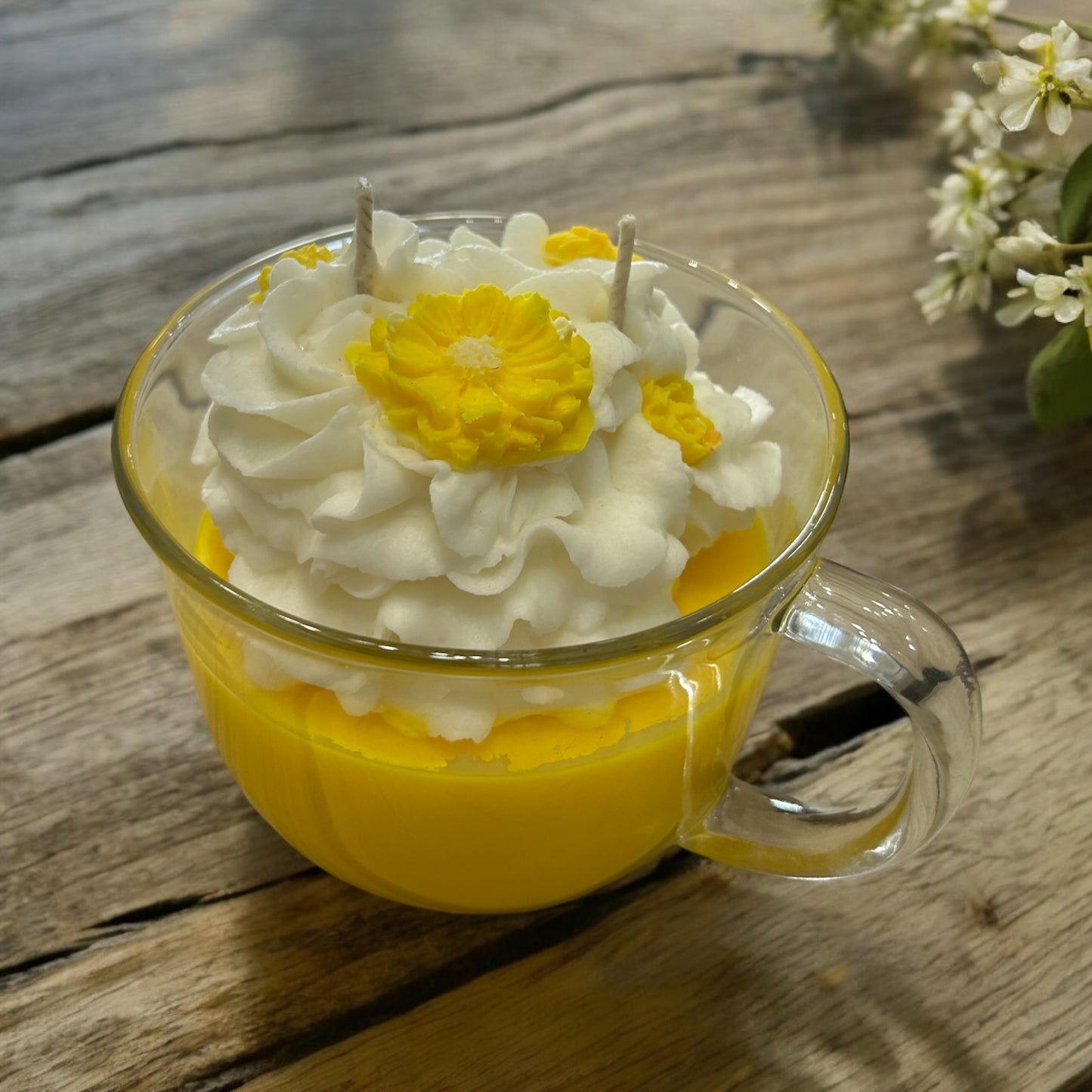 Honeysuckle Jasmine Dessert candle